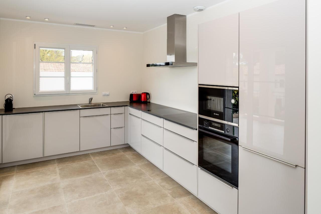 Luxurious And Spacious Apartment In The Heart Of The Cote D'Azur Roquefort Les Pins Eksteriør billede